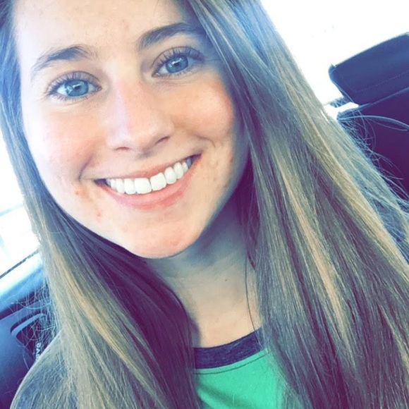 Meet your Posher, Jessica - Picture 2 of 8